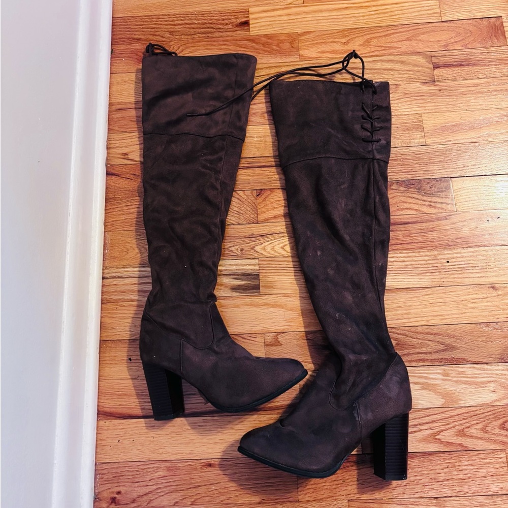 Charlotte Russe brown knee high boots with thick heel and lace up at the top siz